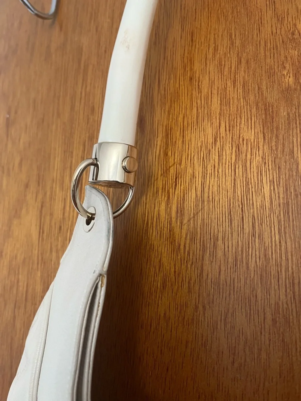 Yves Saint Laurent Mombasa Cream Leather Shoulder Bag with Ivory Handles - Picture 12 of 14